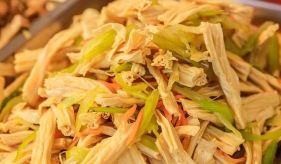 3種“隔夜菜”，吃不完快速丟掉，尤其是第3種，為健康別不舍得