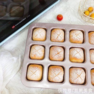 日式牛奶面包卷，奶香浓郁??烘焙路上必做