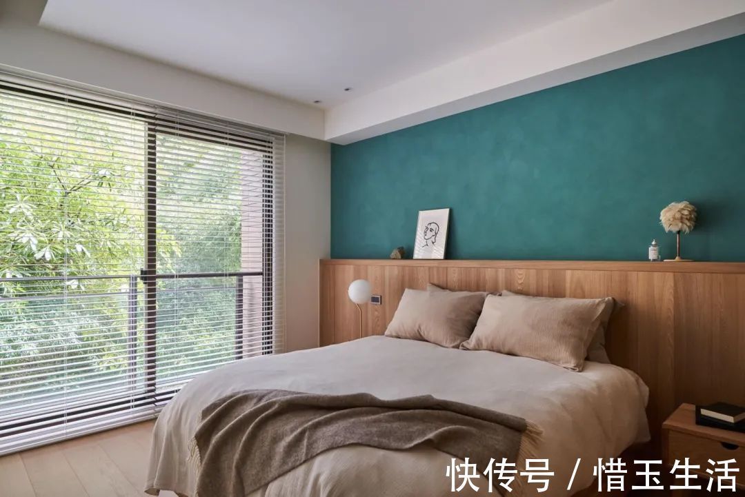 次卧床头墙|90㎡现代简约,开放式的客餐厨,取消沙发的设计,宽敞舒适大气