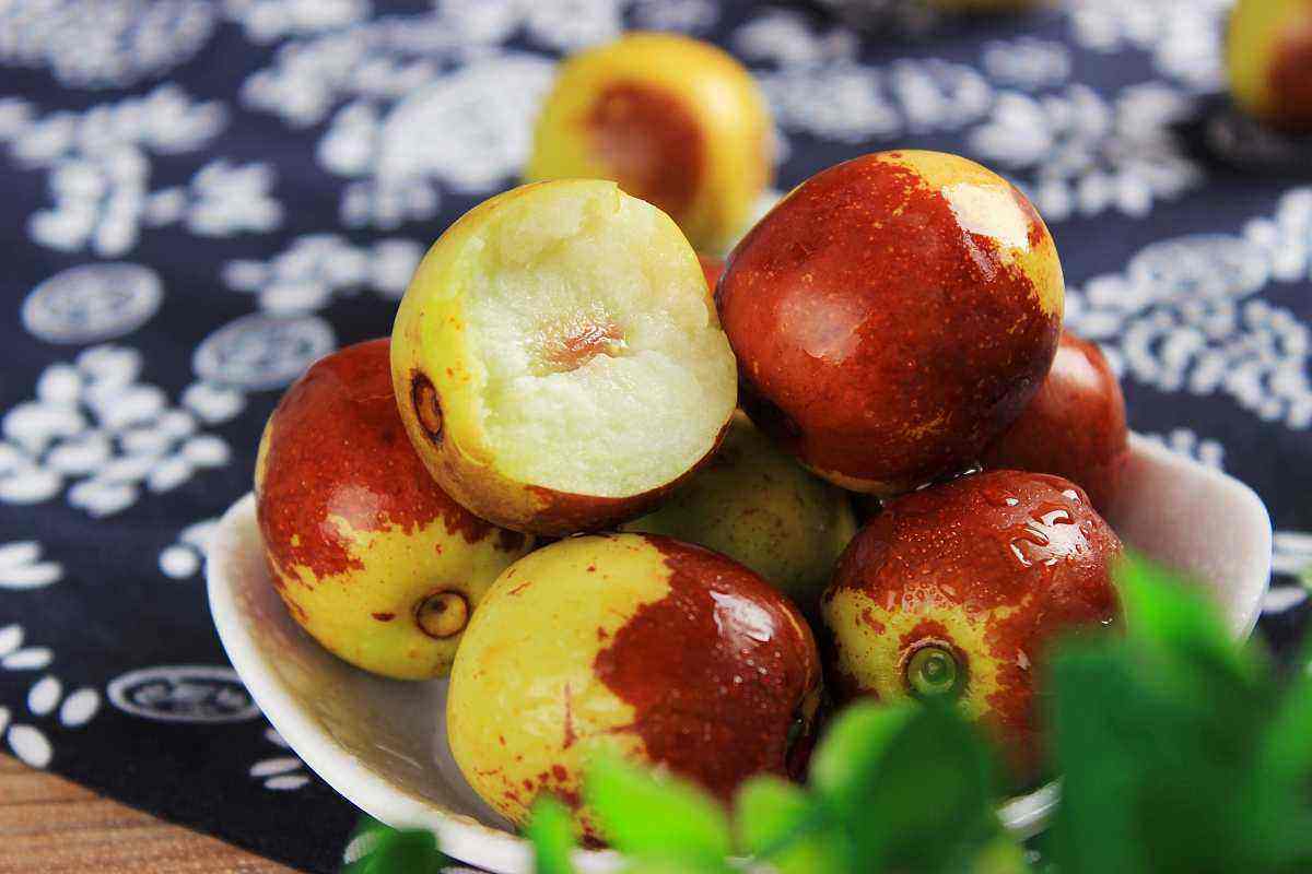 肚子痛|胃不好难长寿，常买几种养胃水果，少吃伤胃水果