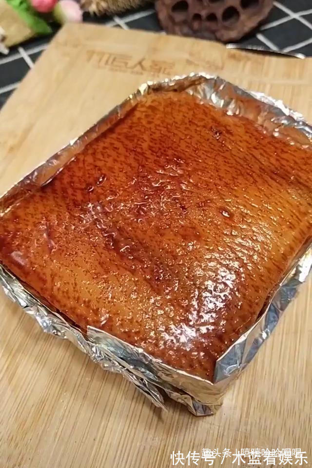 五花肉不仅可以红烧，还可以烤着吃，更有味儿，入口即融不油腻！