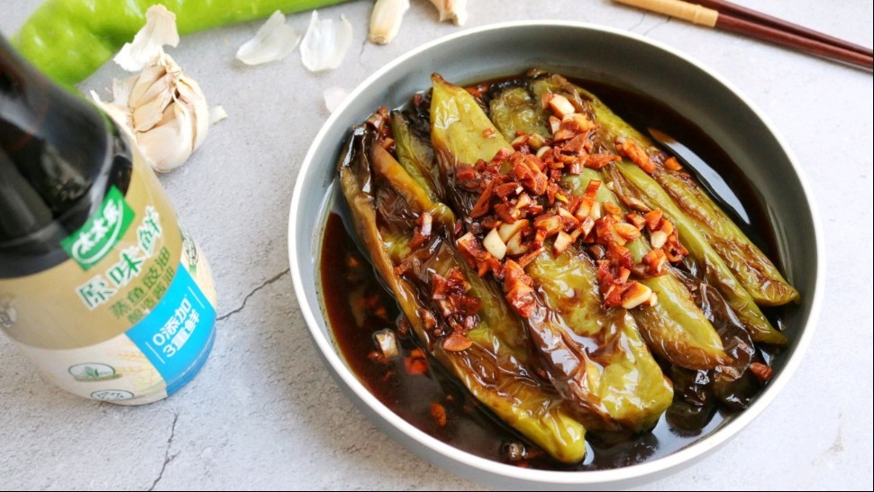 这才是虎皮青椒的好吃做法，鲜香辣爽开胃下饭，味道特别棒！