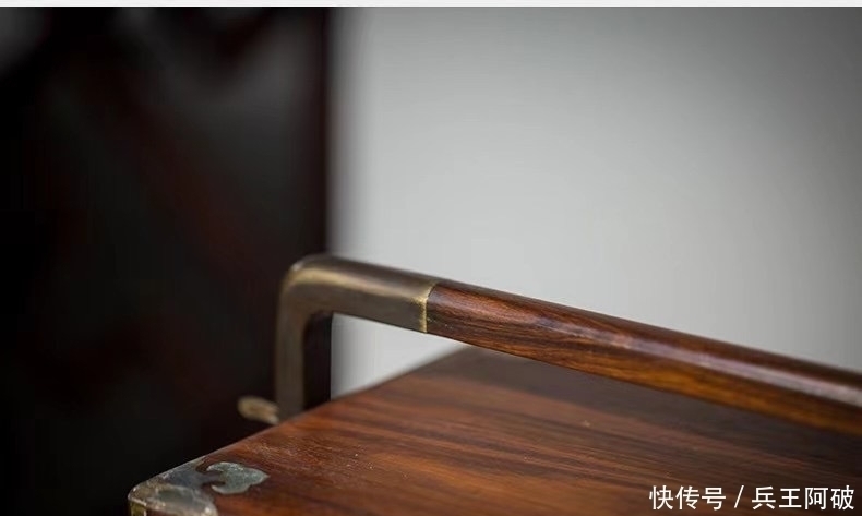 案头|文房案头收纳器,黄花梨铜包角,三撞提梁盒