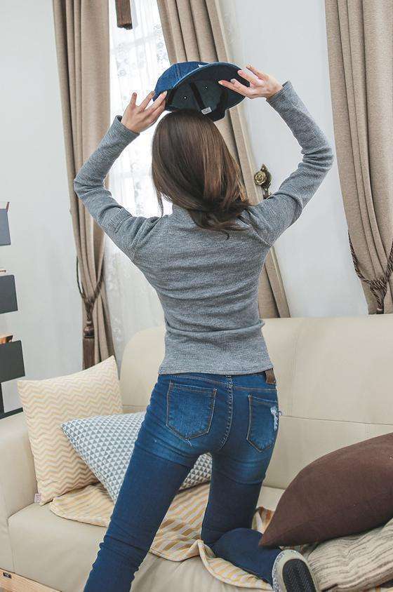 时髦 紧身裤非凡的时髦感,衬显女性魅力,一穿一个美,太“尤物”