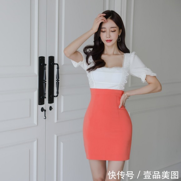 搭配|女神孙允珠时尚搭配:梦夏柑桔花香幽芬扇叶袖衣裙