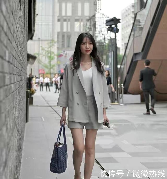 美妇 韵味十足的成熟美妇,精致的套装气质迷人,优雅大方!