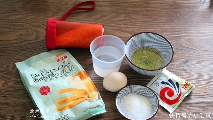 此款面包要收好,简单卷一卷,层次分明,香软可口,在家做方便