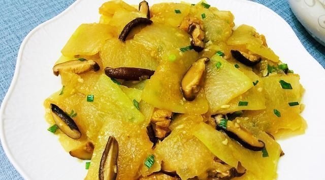 香菇条|天热，最该吃的不是丝瓜，而是这菜，隔天吃1次，又瘦又美过夏天