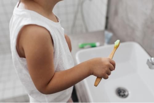 长牙期|宝宝突然性情大变,原来是到了长牙期,3个方法帮助宝宝缓解不适