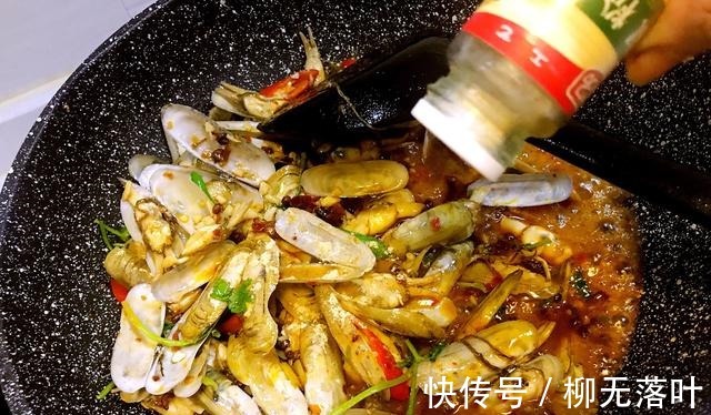 聚餐的时候吃什么下酒菜，鲜味辣炒蛏子，做法简单，香辣美味！