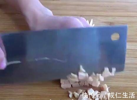 鸡蛋的新做法，饭店一盘卖36，在家做成本不到5元，可以当月子餐