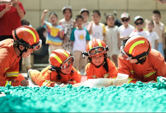 光明日报|【8点见】“幼儿园老师罚女童吃屎”？通报来了