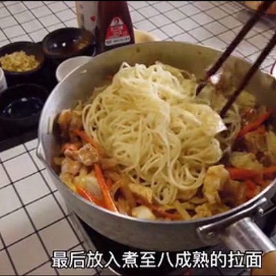 炒面|还原动漫中的经典美食，称霸夜市的日式【炒面面包】！