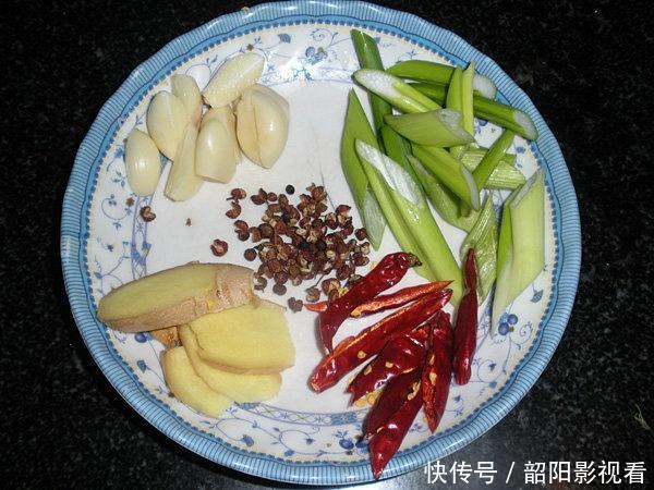 好吃|带鱼最好吃的做法,简单又不腥,吃一口满嘴香,比红烧带鱼还美味