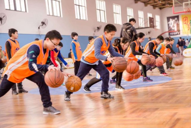 补充营养|7岁孩子挑食厌食不长个，医生提醒：孩子有8种表现，父母要多注意