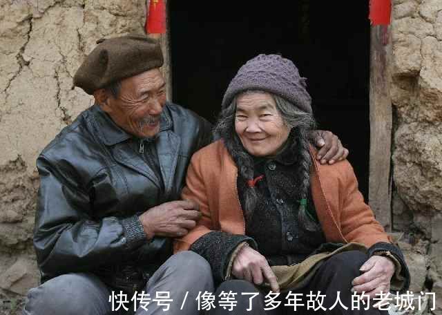 欢笑|日本研究发现:这个“动作”能让你更长寿,很多人却要“矜持”!