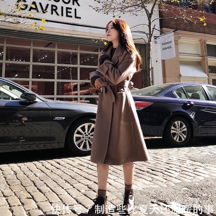 气质出众 建议大家大衣不要配黑裤子!现流行这样穿,美得无懈可击