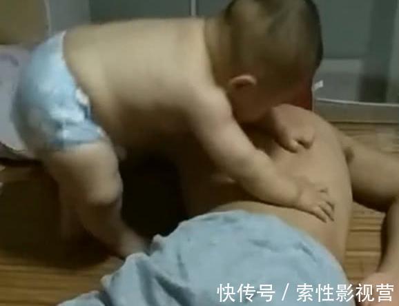 贴心|女儿是爸爸的小棉袄?儿子贴心起来比小棉袄强多!网友纷纷羡慕