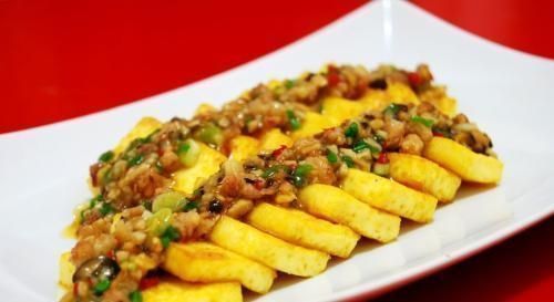 大厨|豆腐不炒不炖,学大厨打入两个鸡蛋,搭配这样一碗料汁,真下饭
