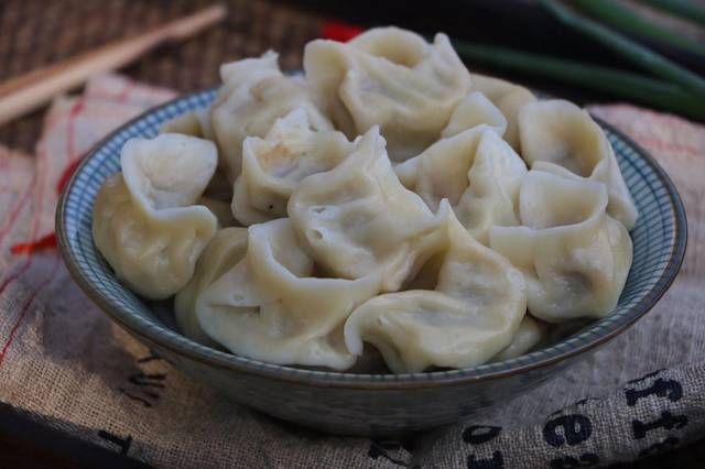 秋天|秋天,吃饺子就吃这馅,比白菜便宜,比韭菜营养,一次30个才过瘾