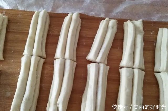 香酥小油条,不加泡打粉,不用一滴水,蓬松酥脆口感好