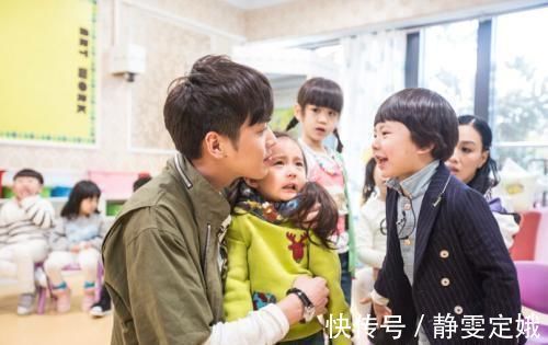 朋友家|宝宝扯断幼儿园老师“金项链”,妈妈的处理方法被称赞:情商真高