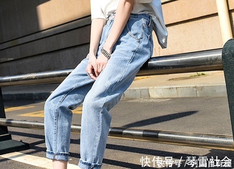 牛仔裤 懒闺蜜自从有了牛仔裤,再也没有搭配烦恼了,尽显青春靓丽感!