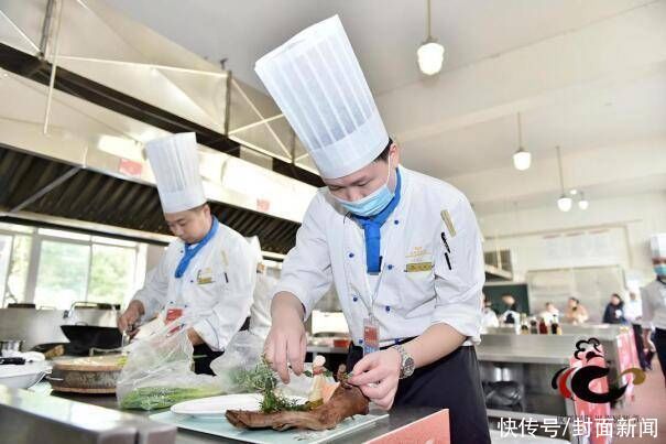 回锅肉|“成都食光”厨艺大赏名厨亮绝活，现场烹饪三道四川名菜