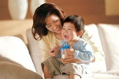 孩子上了幼儿园，全职妈妈要去幼儿园工作，想法太天真