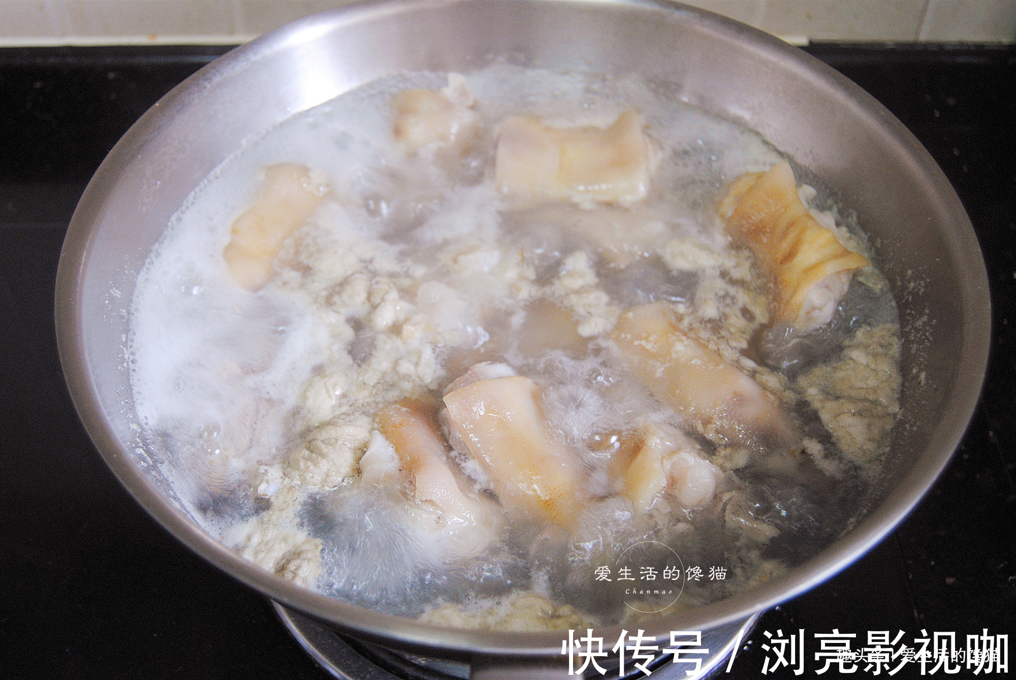 高压锅|焖猪蹄,有人水煮,有人爆炒,都不对,只需一步猪蹄Q弹不发硬!
