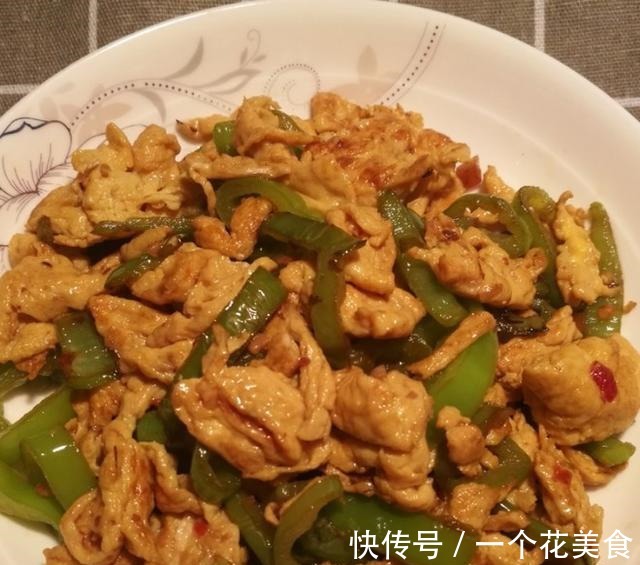 素辣椒|酱炒鸡蛋辣椒,简单的食材,不简单的美味!好吃下饭,太香了!