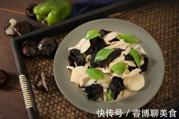 木耳|炒木耳总是炸锅很危险,记得多做这1步,木耳不炸锅更爽脆