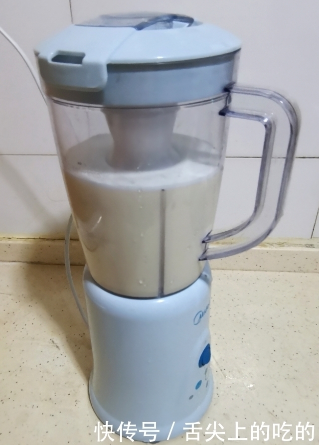 想吃豆腐很简单,一碗黄豆在家就可以搞定,又香又嫩零添加