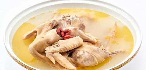 小技巧|鸡汤的正确熬法,教你简单3招,汤汁鲜美好吃,鸡肉还不柴!
