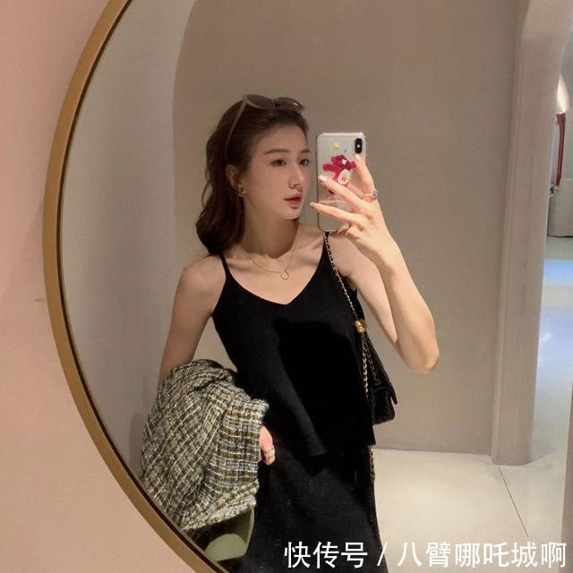 可盐可甜|可盐可甜的早秋搭配,针织衫让你全年美cry!