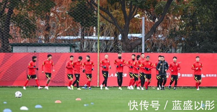 国足|教练组向国脚们表示剩余的四场12强赛,绝不能糊弄过去就拉倒了!