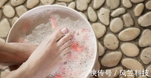 热水泡脚|“伏天汗不流，病来急白头”，夏天要“热”着过才养生