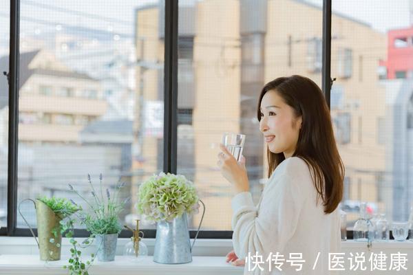 食物|尿酸高的人,3种食物要戒口,做好2件事,或能避免肾衰竭,需重视