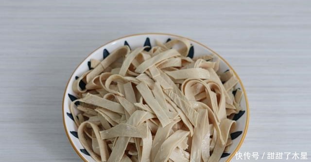 晒晒我的實惠晚餐,5塊錢不到,炒出一大盤,鮮嫩下飯,全部吃光!