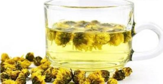 延緩衰老|女性不想變黃臉婆，堅(jiān)持食用3種食物，滋養(yǎng)肌膚，排毒養(yǎng)顏