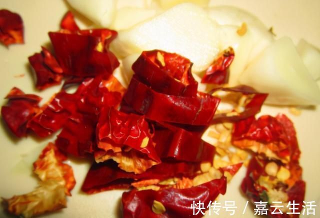 油菜苔|维C比柠檬还高的蔬菜,5块钱买一把,简单一炒,不放肉也特鲜