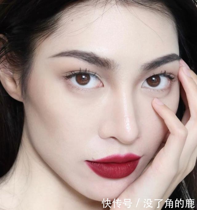 颜色|精致女生都喜欢这四只口红,气质显白又小女人,阿玛尼400占一个