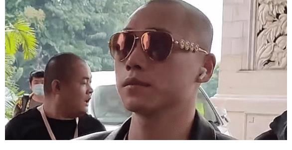 王海|方丈二驢聯(lián)合打假人王海出手四合，辛巴怒懟散打哥出去有你什么事