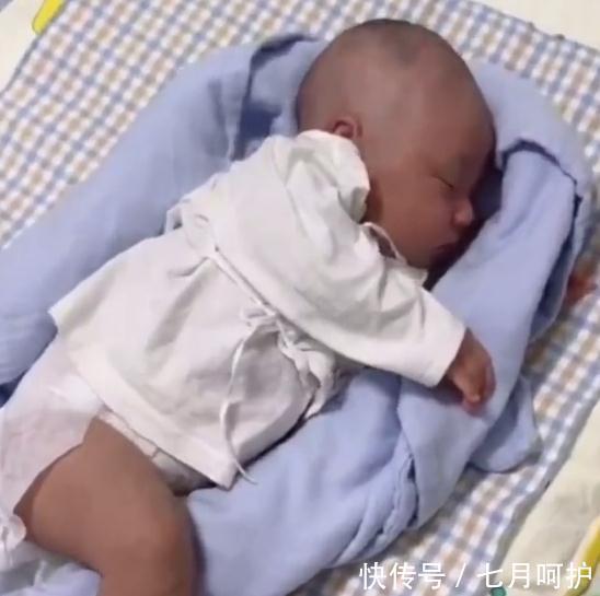 睡眠时间|宝宝1岁前有7个猛涨期,前两个月更关键,抓住一个娃长更高