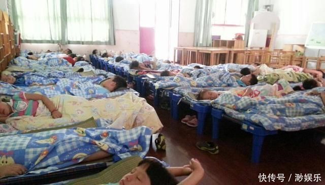 4岁女儿本无午睡习惯，老师却说娃午睡很乖，看到毛巾被宝妈心疼