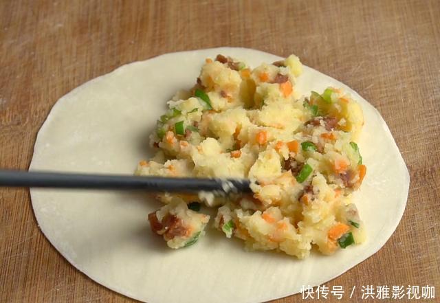 烙饼|土豆还能做烙饼外脆内鲜,上桌孩子吃了5张,比肉包子还要好吃