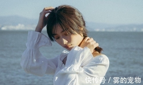 情思$一曲别词无限恨,满腹情思泪几行;十赋清秋词,填阕新词写旧伤