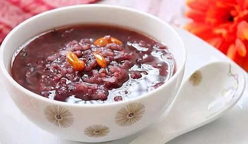 延缓衰老|女性到了中年常吃3种食物,补充营养,延缓衰老,好吃又不贵