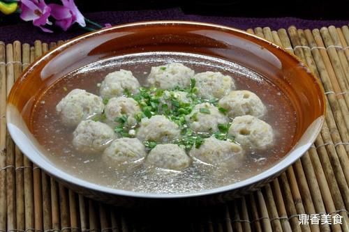 年夜饭8道传统菜，有钱没钱都摆上，寓意：八方来财，待客倍有面