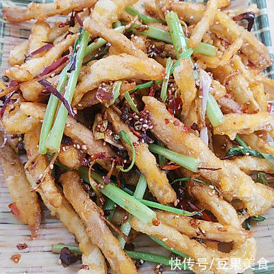 懒人必备这道干煸杏鲍菇,简单几步,十分钟就上桌